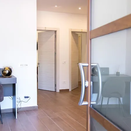 Carlo's House 3*